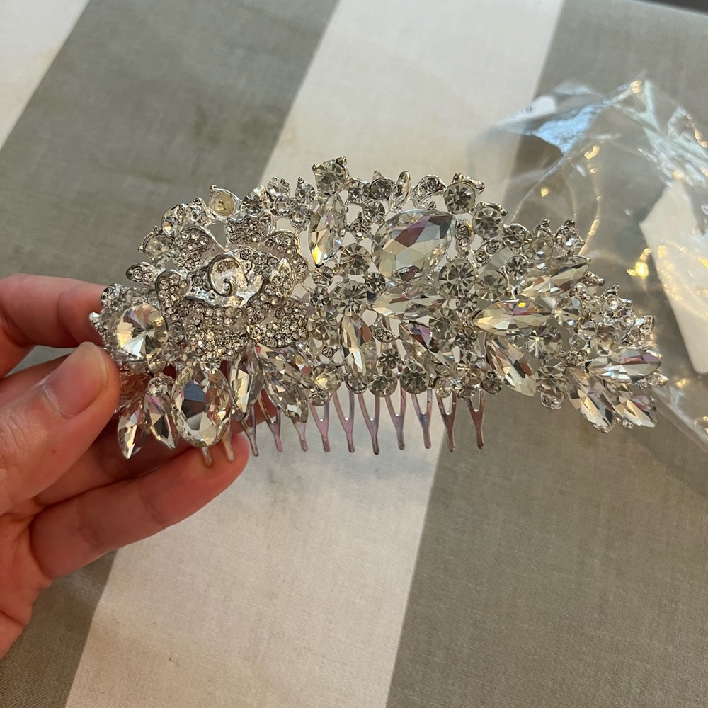 bridal hair accessory